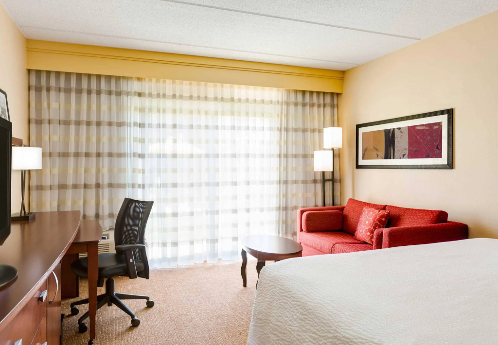 Courtyard by Marriott Raleigh Midtown