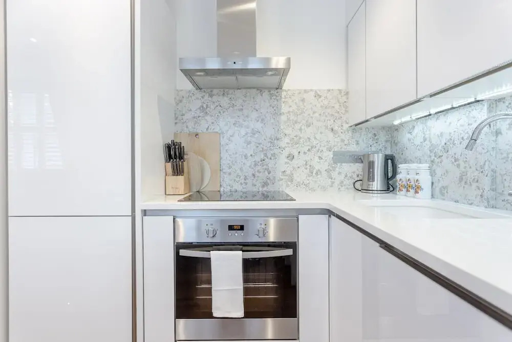 Well-Appointed 2 Bedroom East London Flat