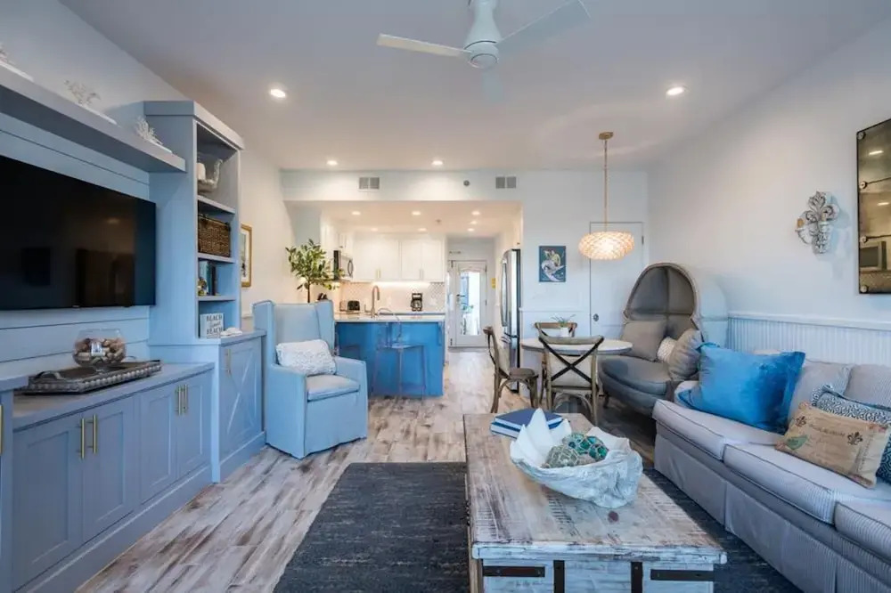 Tresor de la Mer 25 Central Square Unit 304 By Dune Vacation Rentals