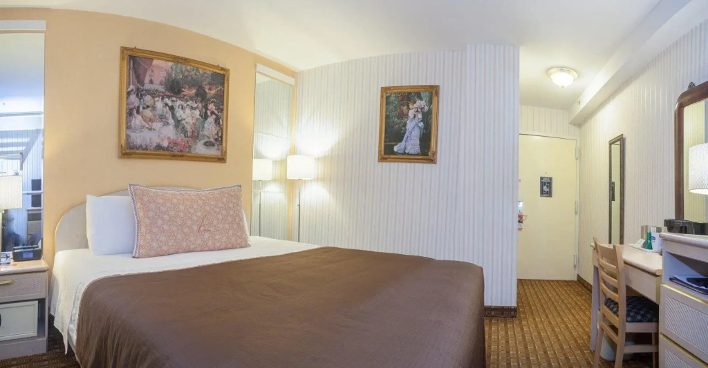 Flushing Central Hotel 88
