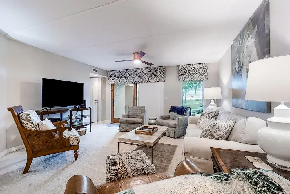 Sailmaker 203 Lovely 2BR Oceanfront Patio Pool