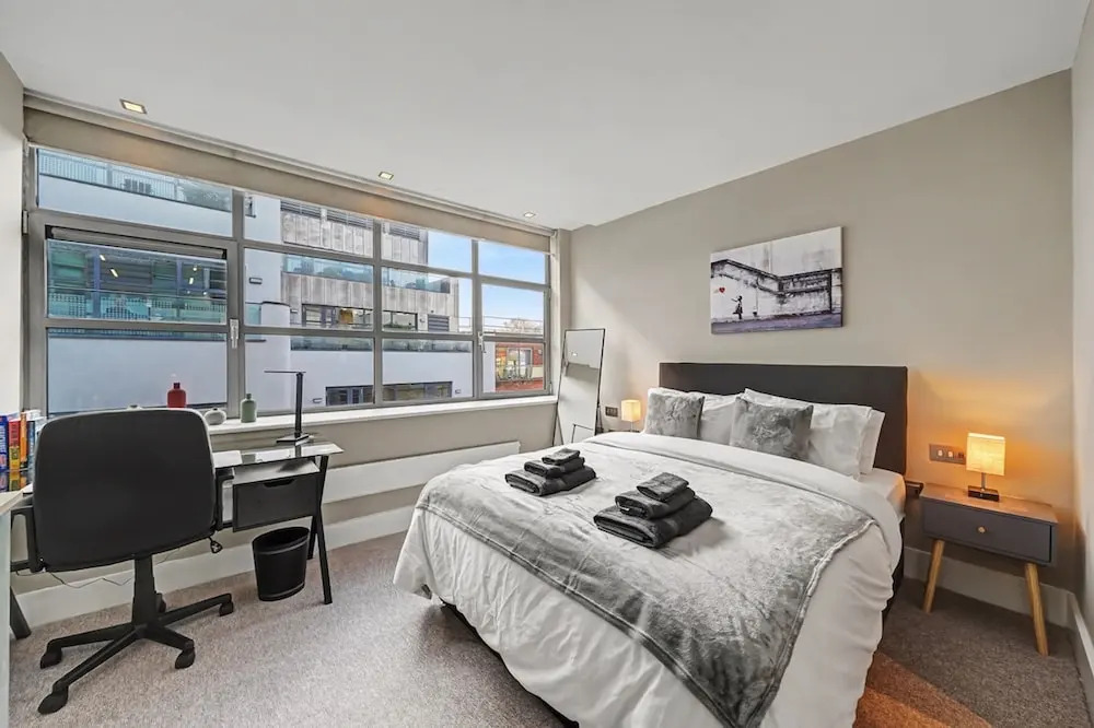 Stylish and Central City Apt With 2 Bathrooms