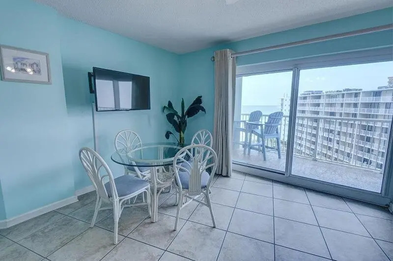 Tradewinds 708