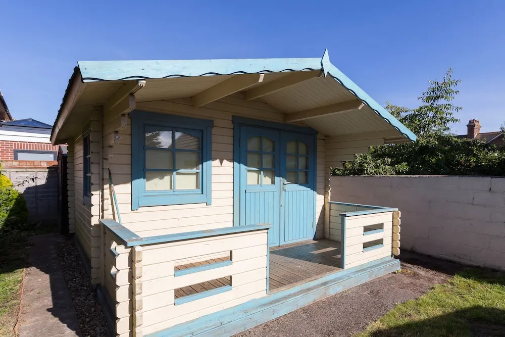 Milford On Sea Detached Bungalow