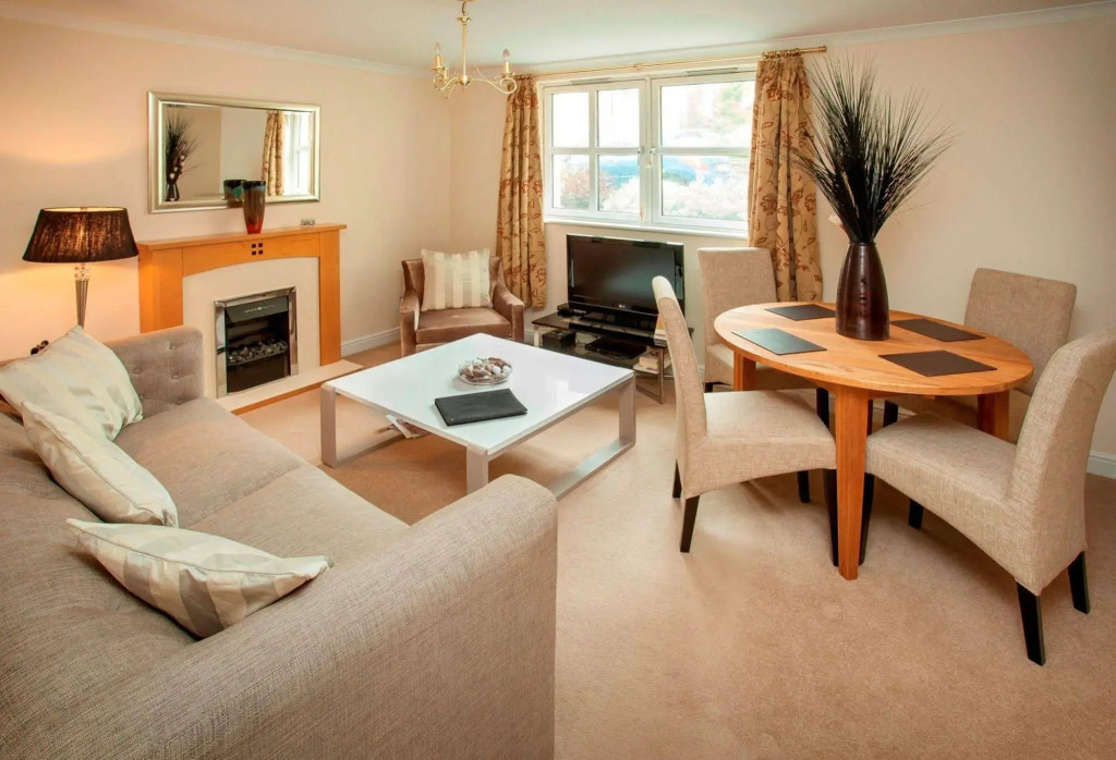 Royal Mile Apartments by Joivy