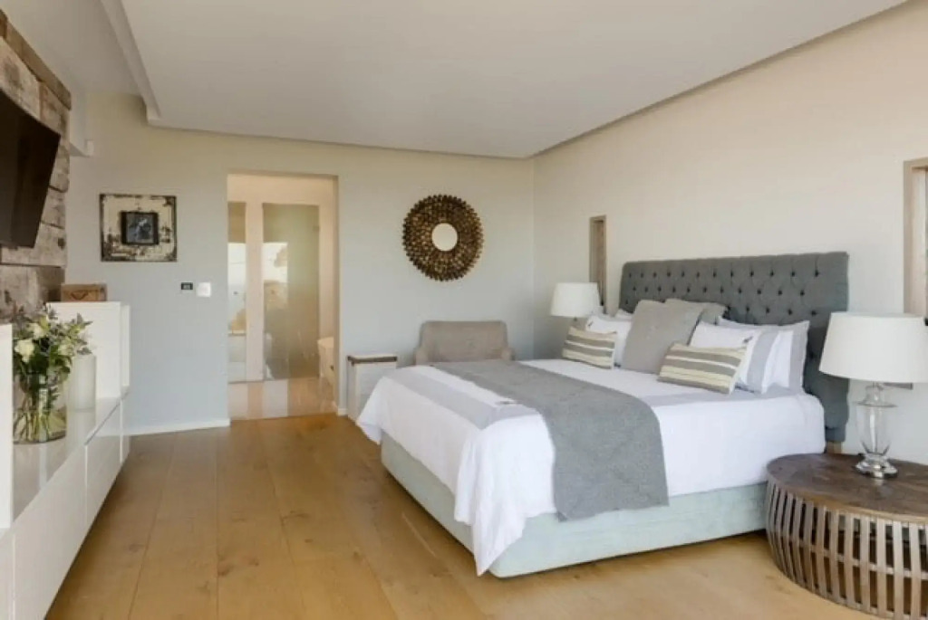 Element House - Contemporary and Upmarket Villa