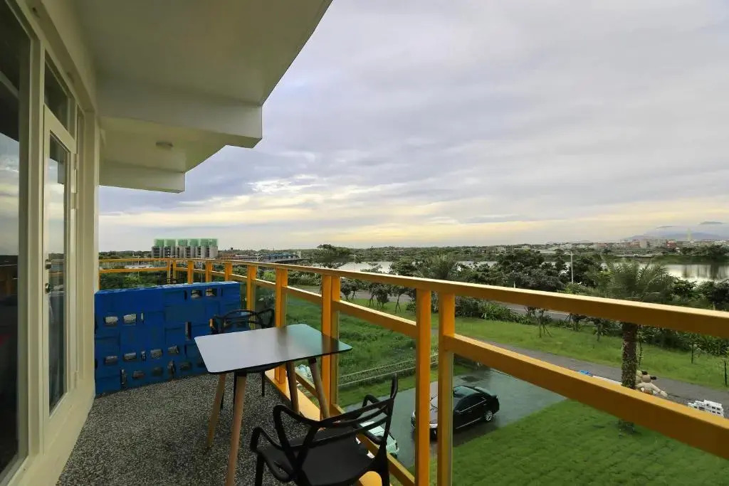 The Riverview Retreats