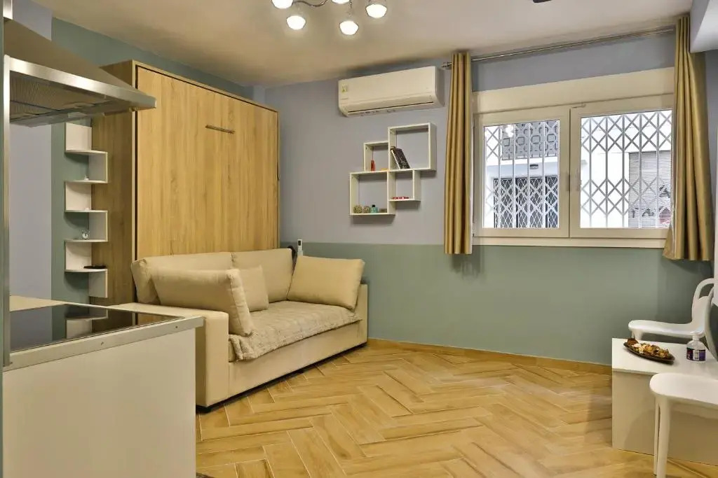 Apollo 4 - Luxury Apartment (City Center Studio)