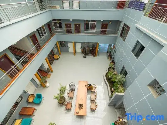 Yinlilai Business Hotel (Tianquan Hospital of Traditional Chinese Medicine Branch)