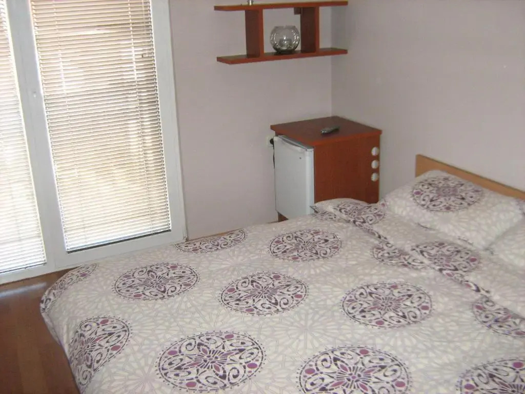 Mitkos Guest House