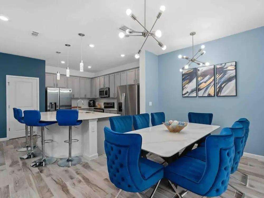 Super Blue- Sleeps 24 w Pool Movie Loft