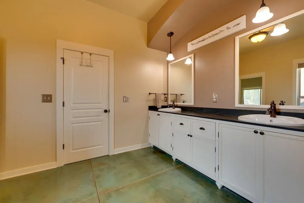 West Richland Home w/ Vineyard & Mountain Views!