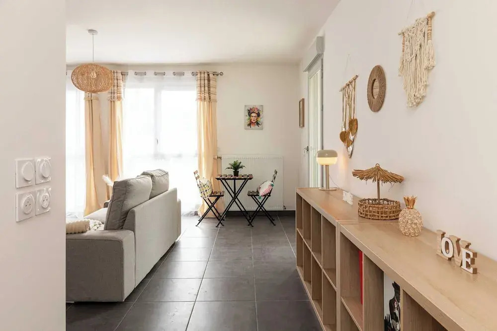 Charming Apartment 2br/4p - Near to Lyon