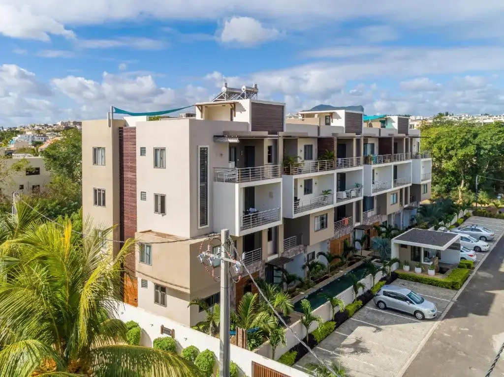 West Wood Holiday Apartment, C6 - Flic en Flac with pool at a quiet location, beautifully decorated and close to the beach