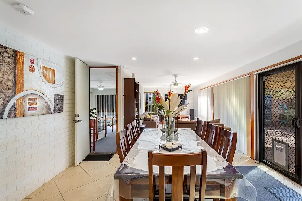 Campbell Avenue, 28