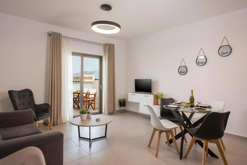 INDIGO BLUE Seaside Deluxe Apartments