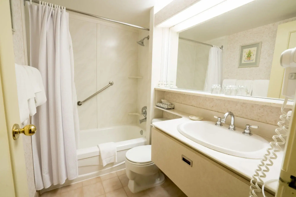 Royal Scot Hotel & Suites, Trademark Collection by Wyndham