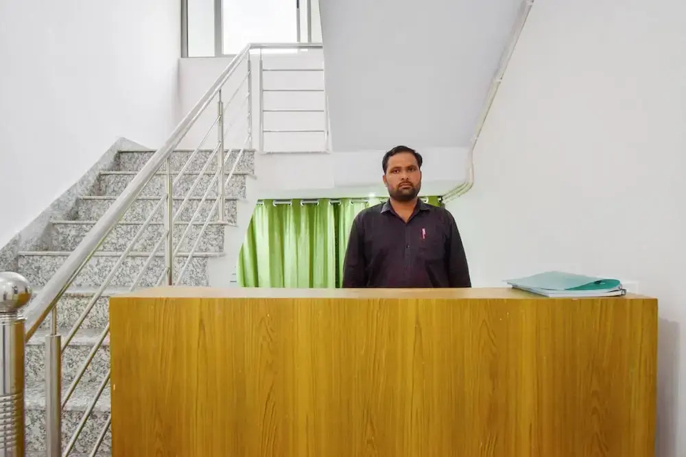 OYO Flagship 80569 Hotel Rishabh Inn