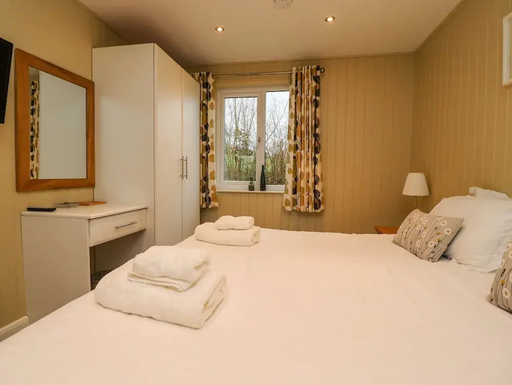 Oak Lodge