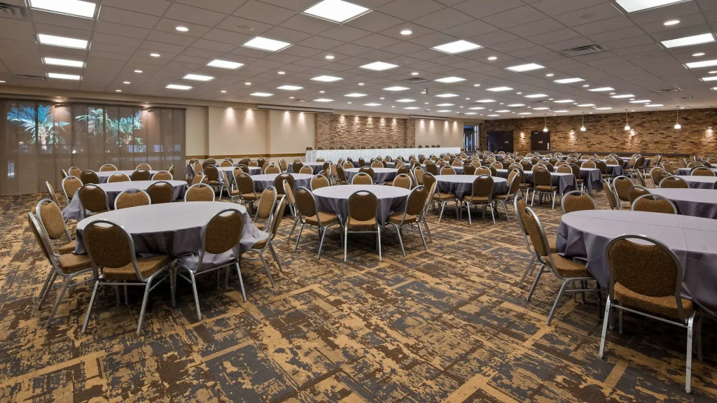 Crossroads Hotel & Event Center