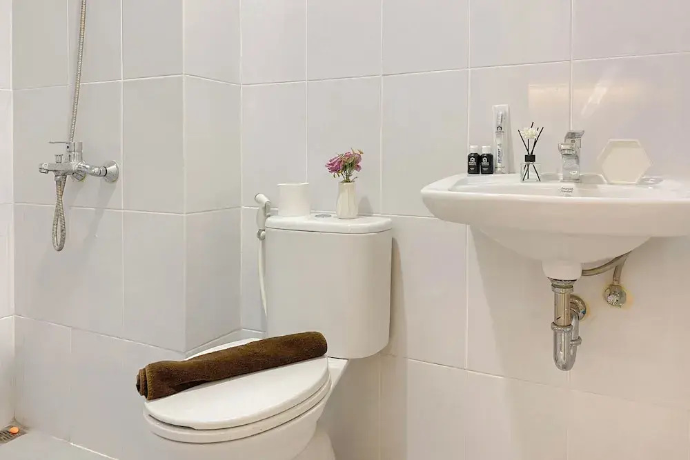Good Deal And Strategic Studio At Patraland Urbano Apartment