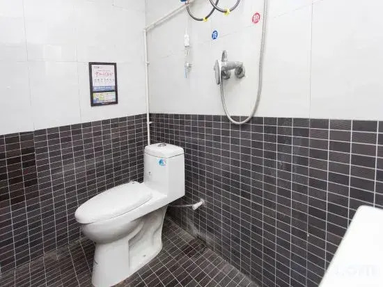 Dongfen Hotel (Pingyang Shuitou)