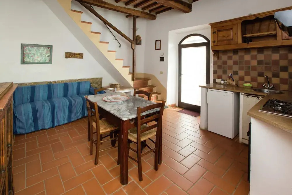 Farmhouse in Val D'orcia Charm