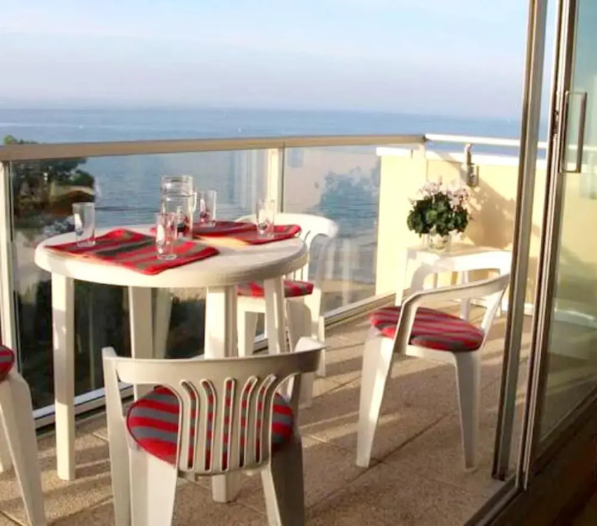 Apartment With One Bedroom In Arcachon With Wonderful Sea View And Balcony 20 M From The Beach