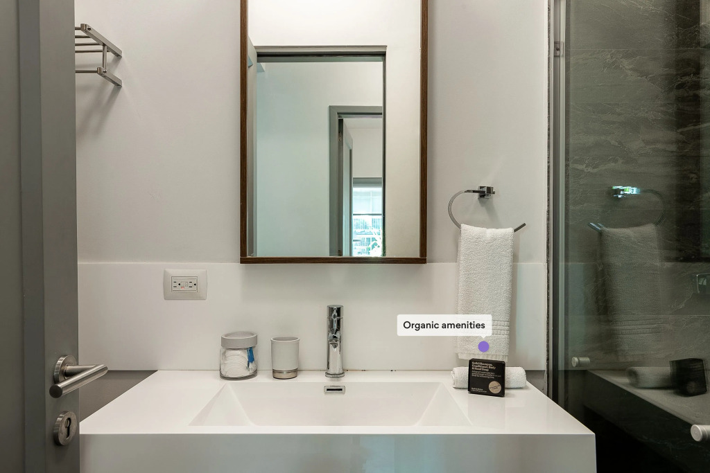 Beautiful New, Modern Condo in La Condesa!