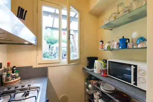 Nadia's Lovely Home - WITH PRIVATE GARDEN AND JACUZZI