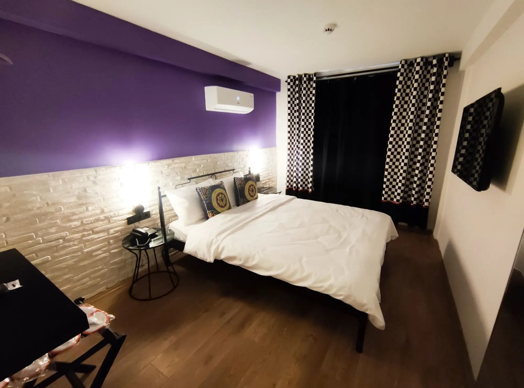 THINK HOTEL