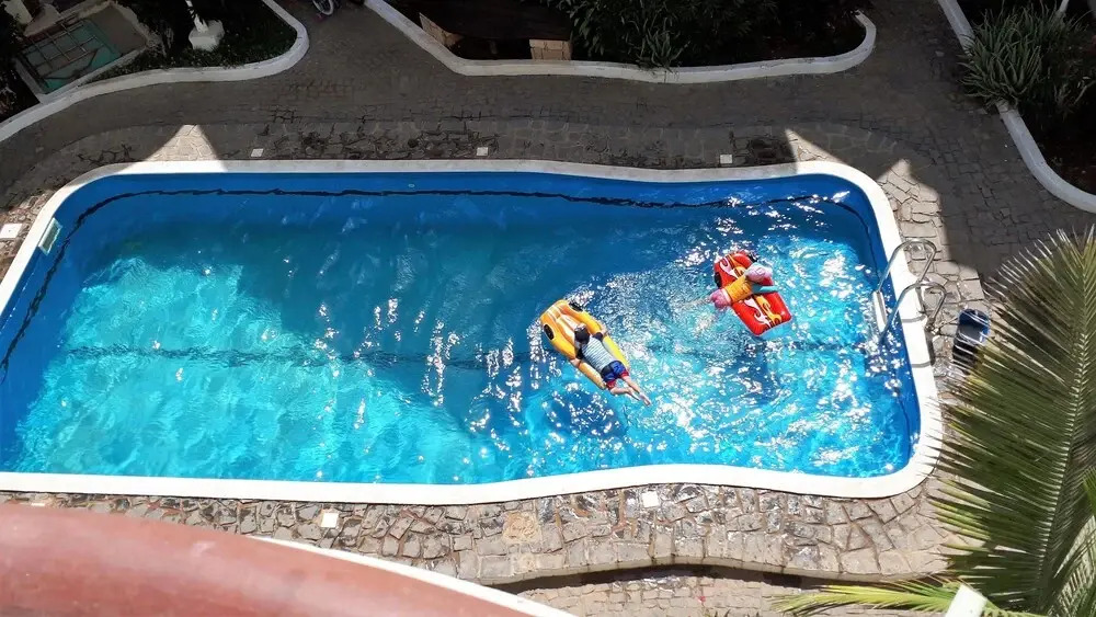 2 BDR top floor pool views