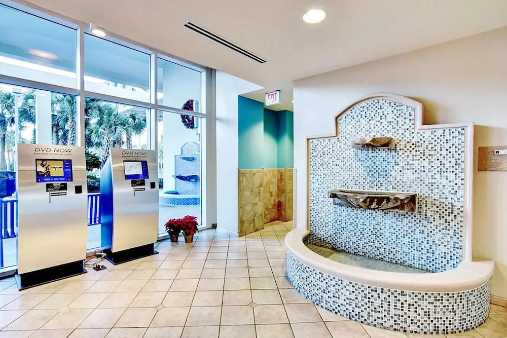 Majestic Beach Towers 1-1006