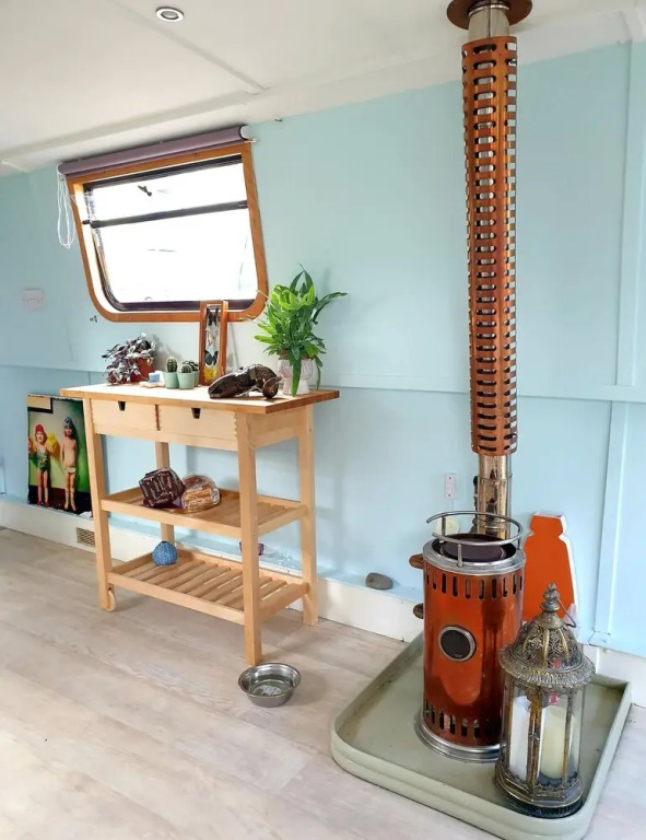 5 Star Stunning Houseboat, no Experience Required! Enjoy the Most Romantic Trip!