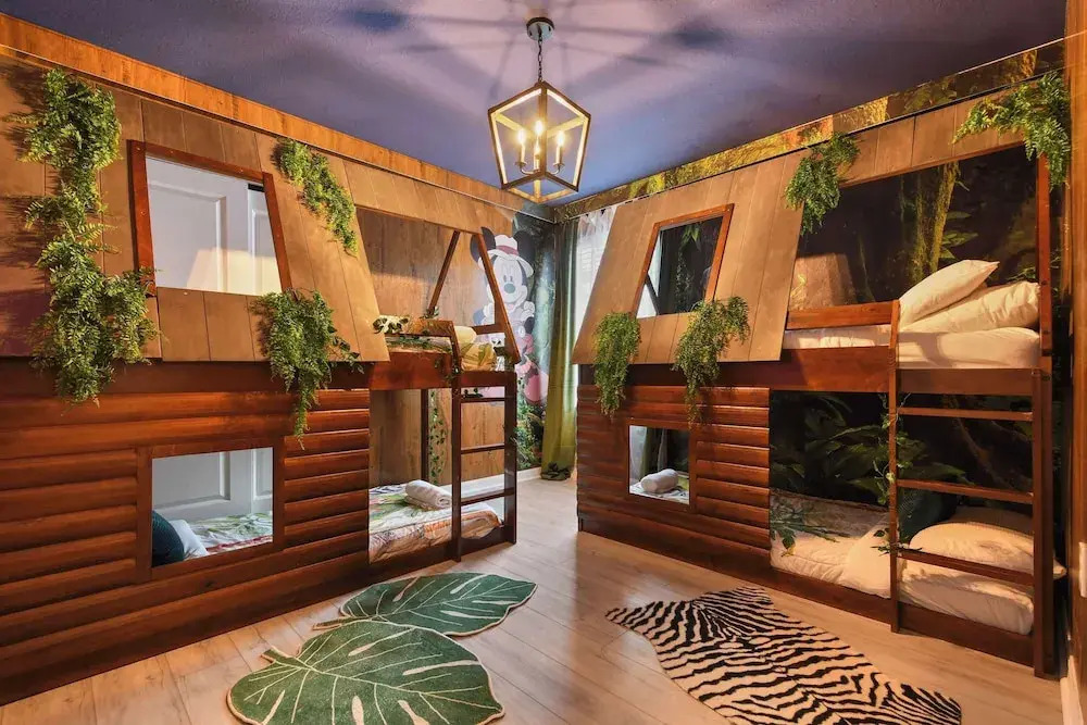 Avengers Game Room 10br Villa w/Private Pool Spa