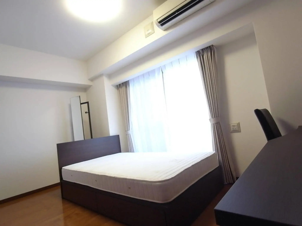 Palace Studio Shinjuku Tochomae