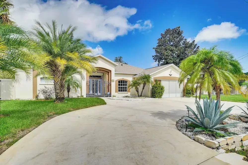 Saltwater Pool: Palm Coast Home  2 Mi to Beach