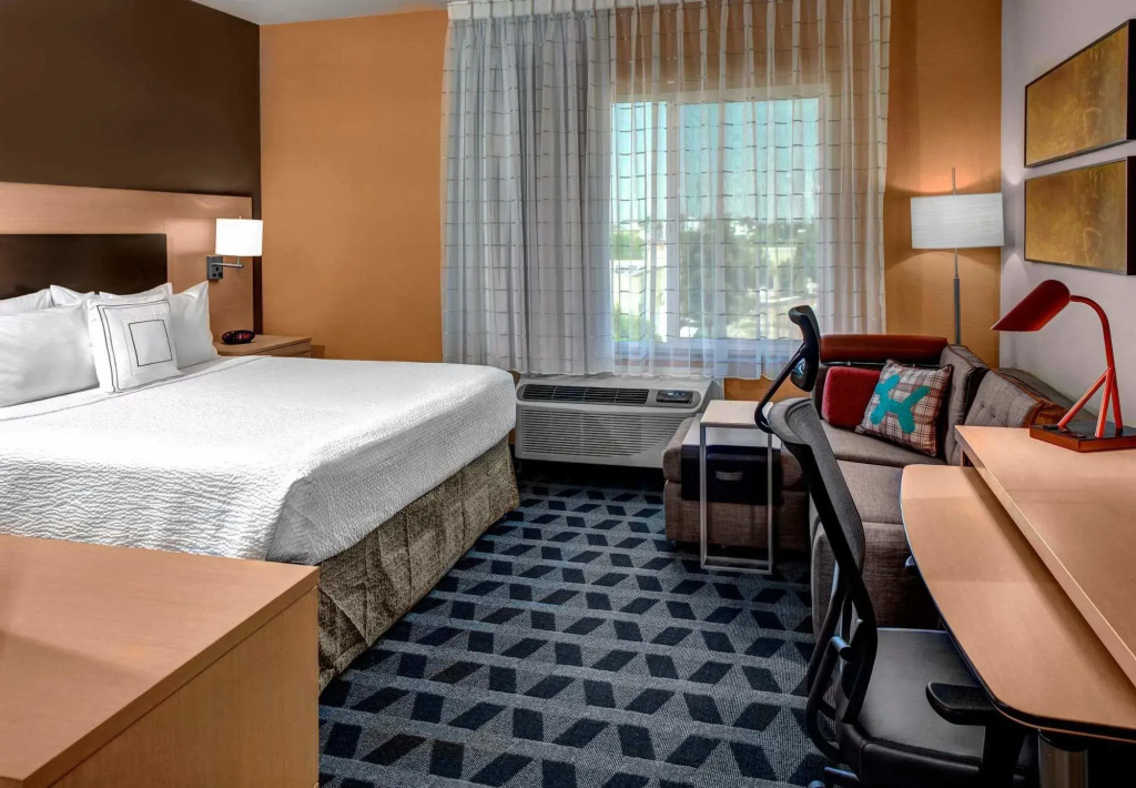 TownePlace Suites by Marriott Bakersfield West