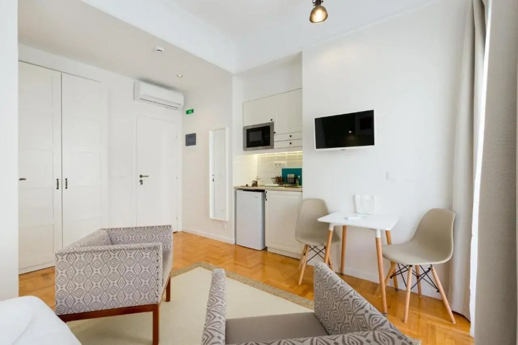 Dinostratus House - Boutique Studios