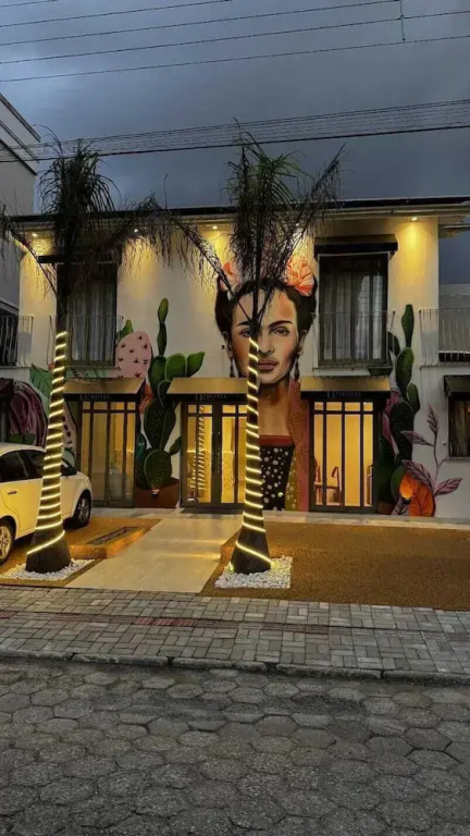 Up Hotel Boutique