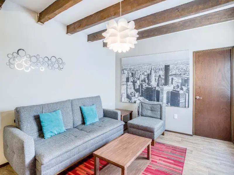 OM 686 Urban Lofts by OYO