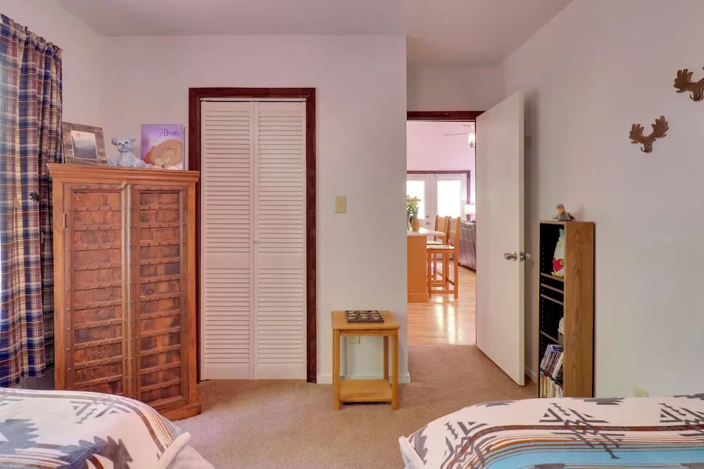 Cozy Whittier Home w/ Fire Pits < 15 Mi to Hiking!