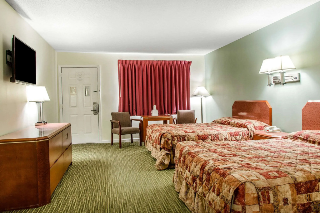 Rodeway Inn Groton - New London