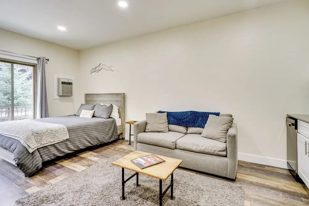 2 Mi to the Slopes! Park City Condo w/ Hot Tub