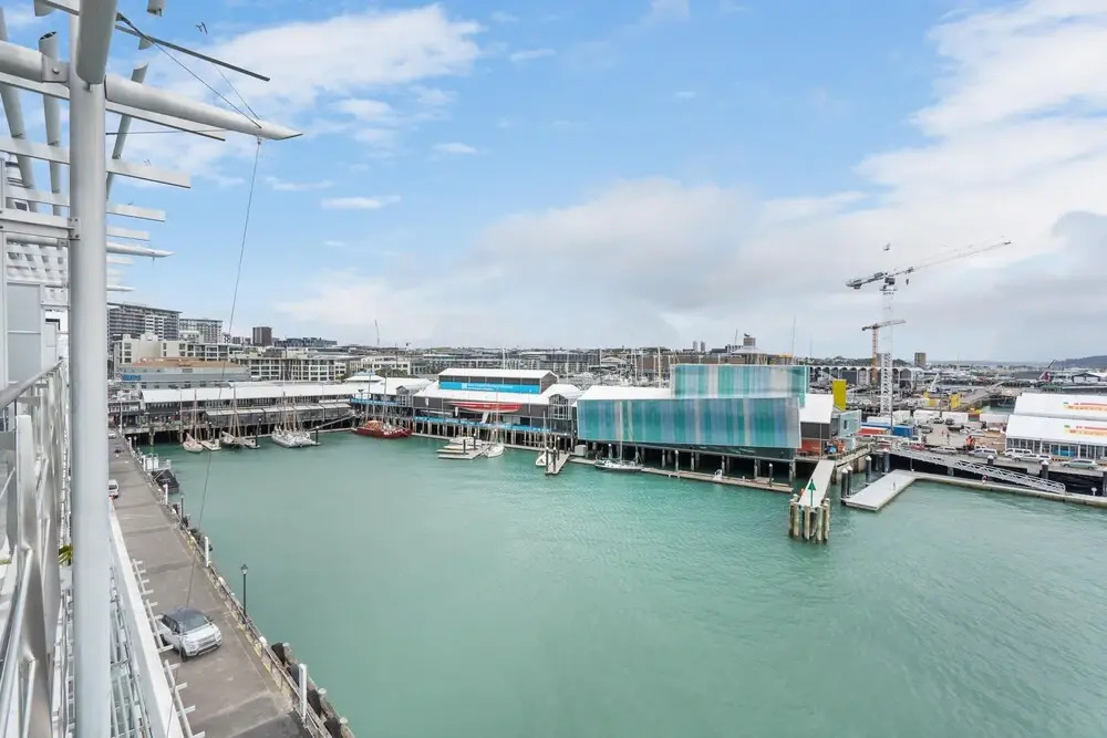 QV Waterfront Apt with Wifi - 946