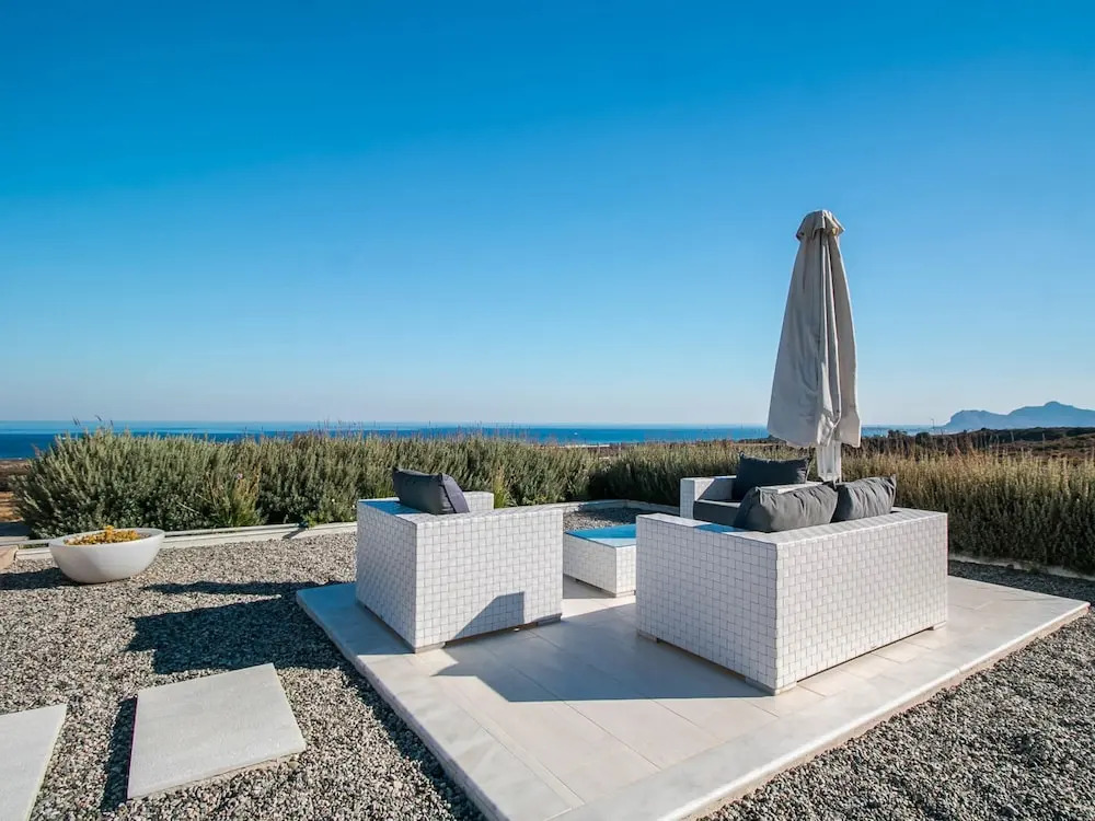 Luxury Villa Near Sea in Kalithies with Hot Tub