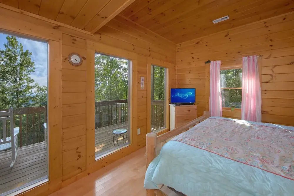 A View For All Seasons 405 - Four Bedroom Cabin
