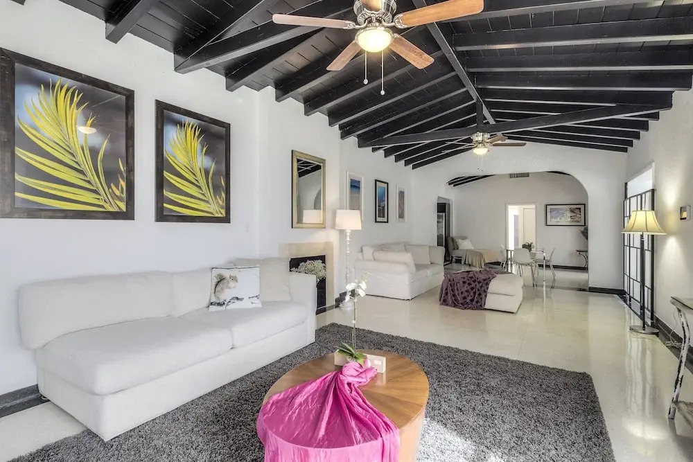 2BR 2BA Miami House by JOS17