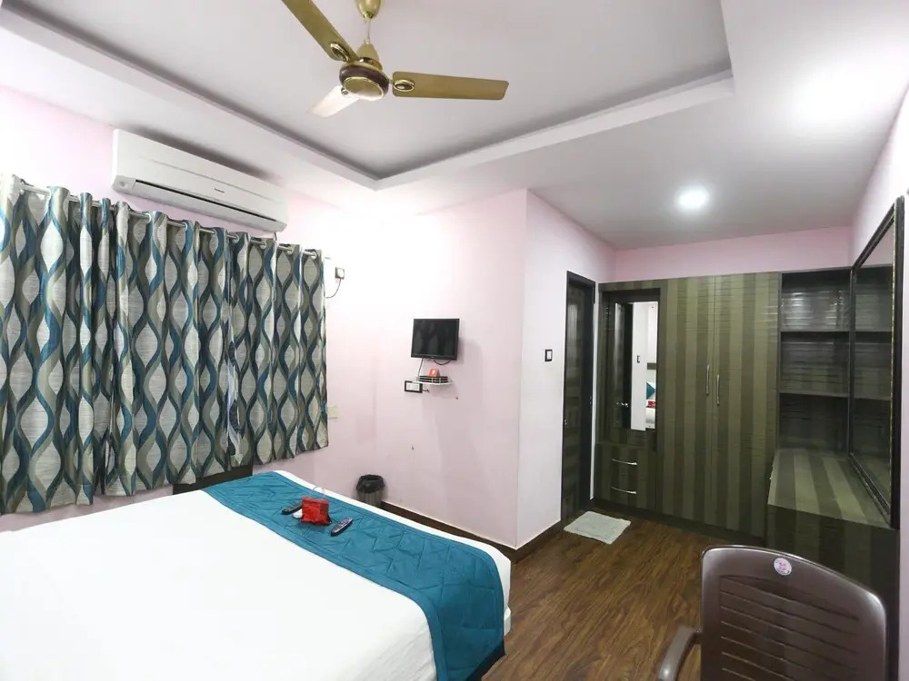 OYO 817 Anna Salai