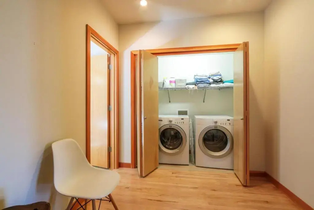 ALOFT-River View-AC-5BR/2.5BA